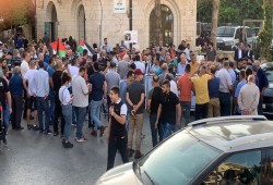 مظاهرة برام الله تندد بالقمع وتطالب بمحاسبة قتلة نزار بنات