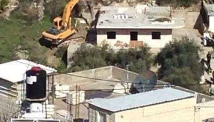 الاحتلال يهدم جدارا استناديا في سلوان