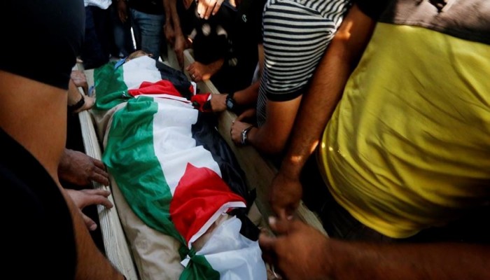 جماهير رام الله تشيع جثمان الشهيد رائد جاد الله