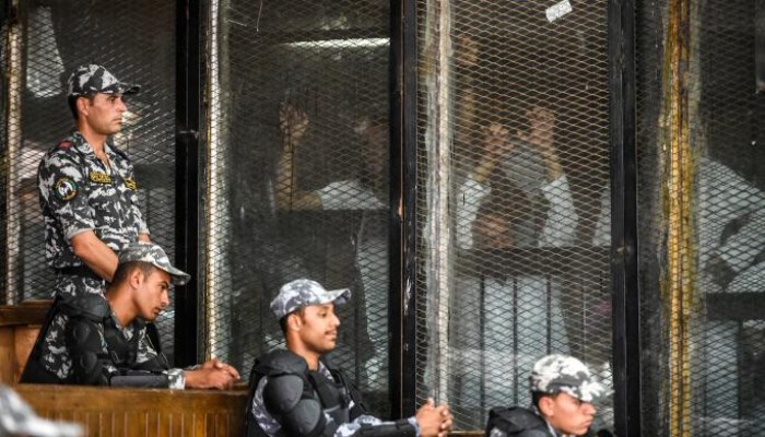 قضاء الانقلاب يكرر إدراج "الإخوان" و45 مواطنا ضمن قوائم الإرهاب