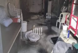 الأسرى يعلنون النفير العام ويحرقون غرفاً بسجن النقب
