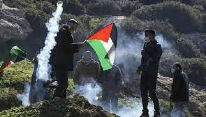 عشرات الإصابات بجمعة الحرية.. فلسطين تنتفض نصرة للأسرى الأبطال