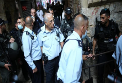 إصابة 3 صهاينة بعملية طعن بالقدس.. والاحتلال يطلق النار على المنفذ