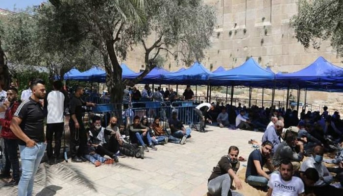 قوات الاحتلال تغلق المسجد الإبراهيمي وتمنع الصلاة فيه