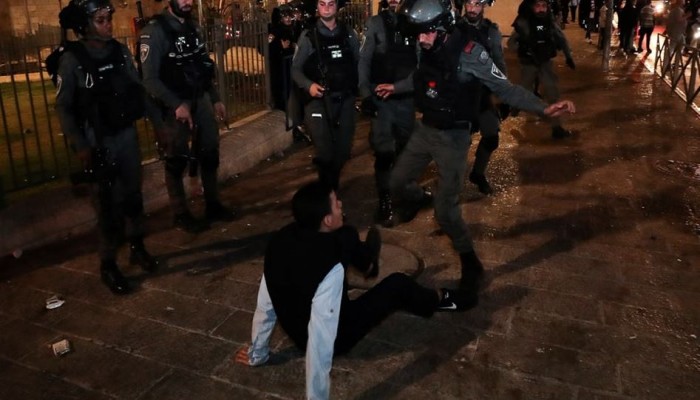 الاحتلال يشن حملة اعتقالات بالضفة والقدس