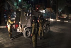 الاحتلال يشن حملة دهم واعتقالات بالضفة والقدس