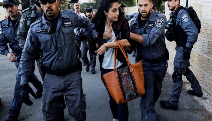 الاحتلال يعتقل فتاة من باب العامود في القدس