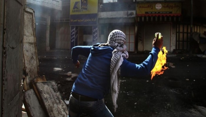 إصابة عدد من جنود الاحتلال بزجاجات حارقة جنوب بيت لحم