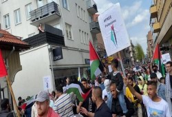 السويد.. وقفة مساندة للأسرى الفلسطينيين بسجون الاحتلال