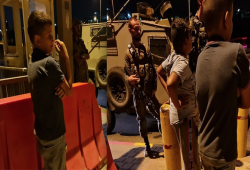 قوات الاحتلال تعتقل 12 مواطنًا بالضفة بينهم طفلان