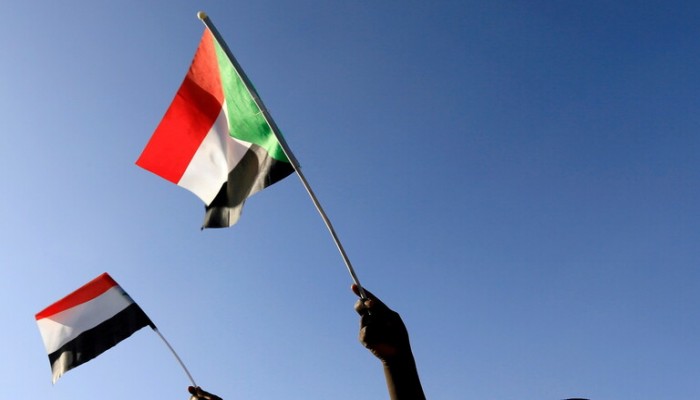 السودان.. الجيش يعتقل مسئولين حكوميين بينهم رئيس الوزراء حمدوك