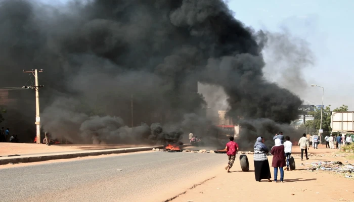 إعلان لبدء عصيان مدني واستمرار الاحتجاجات في السودان