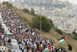 مظاهرة في أم الفحم احتجاجا على جرائم القتل وتواطؤ شرطة الاحتلال