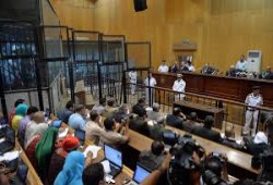 العفو الدولية: على سلطات الانقلاب أن توقف المحاكمات أمام محاكم الطوارئ