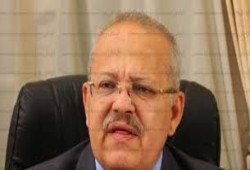 جامعة القاهرة تعاقب د. البنا بسبب آرائه السياسية وسط انتقادات حقوقية