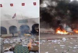 تونس.. إضراب عام بصفاقس بعد مواجهات وسقوط قتيل وانسحاب الشرطة