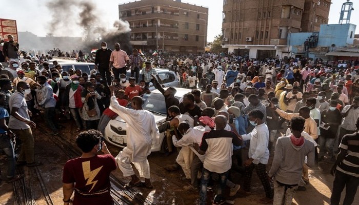 مقتل14  سودانيا في مظاهرات ضد الانقلاب