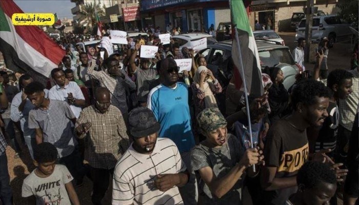 السودان.. انطلاق مظاهرات ترفض الانقلاب وتطالب بحكم مدني