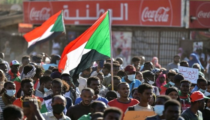السودان.. قوات الأمن تقمع المظاهرات.. وحمدوك يبعث رسائل