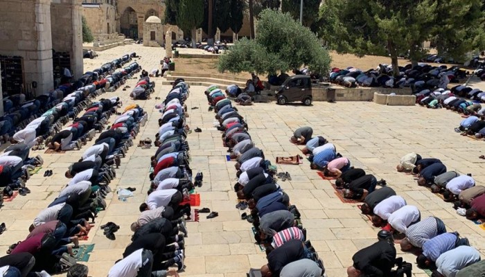 45 ألف مصلٍّ يؤدون الجمعة في الأقصى