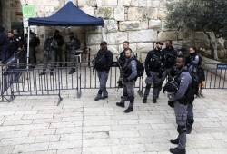 قوات الاحتلال تعدم شابا فلسطينيا طعن مستوطنا بالقدس