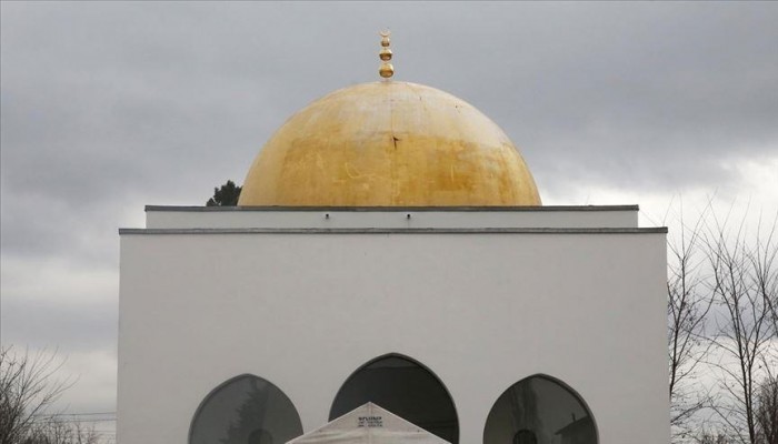 فرنسا.. وزير الداخلية يعلن إغلاق 21 مسجداً