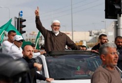 تفاعل واسع على مواقع التواصل مع حرية شيخ الأقصى رائد صلاح