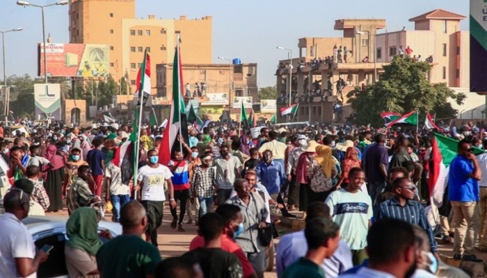 62 إصابة بمظاهرات الخرطوم
