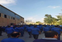 عمال شركة يونيفرسال يحتجون مجددا بعد تباطؤ صرف مستحقاتهم