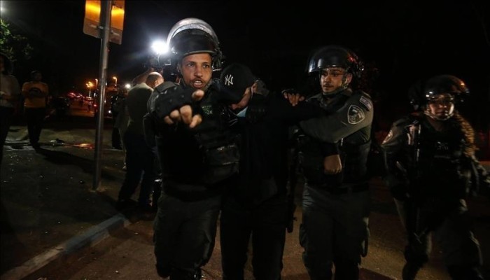 القدس المحتلة.. شرطة الصهاينة تعتدي على محتجين بحي الشيخ جراح