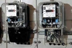 قائد الانقلاب يعترف بغلاء أسعار الكهرباء ويهدد بزيادتها