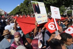 تونس.. تحذير من انزلاق القضاء في التوظيف السياسي