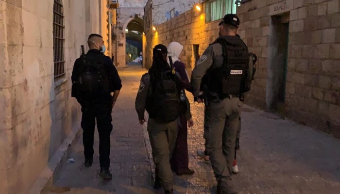 الاحتلال يعتقل المرابطة المقدسية هنادي حلواني