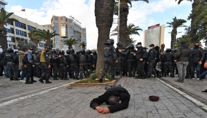 تونس.. النهضة تطالب بالإفراج عن بقية موقوفي ذكرى الثورة
