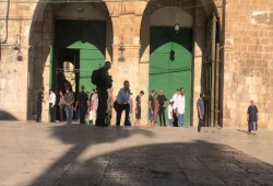 عشرات المستوطنين يقتحمون الأقصى بحماية مشددة من قوات الاحتلال