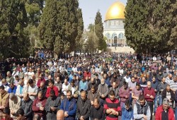 25ألفًا يؤدون صلاة الجمعة في المسجد الأقصى