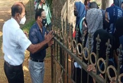 الهند.. استمرار حظر الطالبات المسلمات من الالتحاق بالكليات لارتدائهن الحجاب