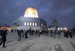 عشرات المستوطنين يقتحمون المسجد الأقصى