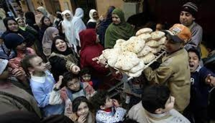 أزمة الدقيق تقفز بسعر رغيف الخبز غير المدعوم إلى 1.25 جنيه