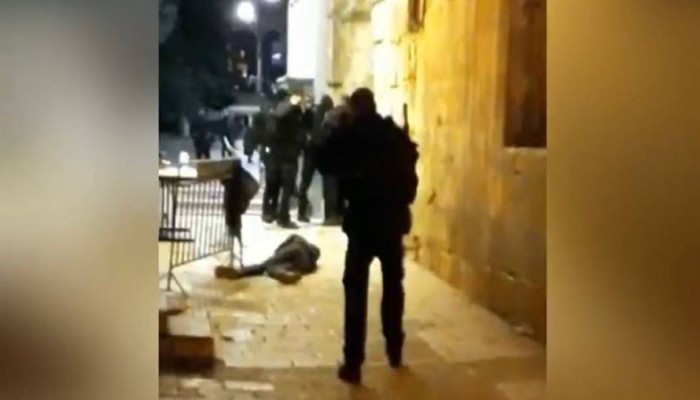 استشهاد شاب طعن جنديين صهيونيين قرب الأقصى