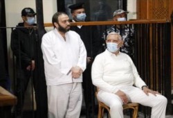إصابة د. أبو الفتوح بانزلاق غضروفي في محبسه يمنعه من الوقوف