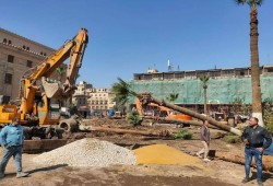 إزالة أشجار و حديقة مسجد الحسين بزعم تطوير المنطقة