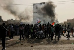 السودان.. بدء مليونية 24 مارس والأمن يواجه المتظاهرين بالغاز