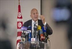 لجنة تونسية تدعو لمواجهة إجراءات سعيد