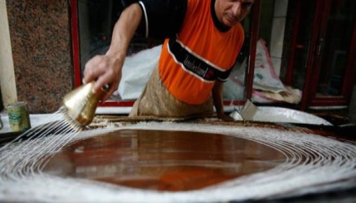 ارتفاع الأسعار يحرم الفقراء من الكنافة في رمضان