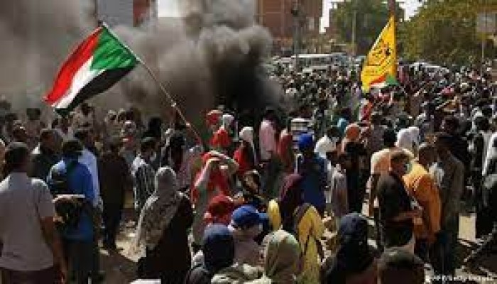 السودان.. قتيل في مظاهرات تطالب بعودة الحكم المدني