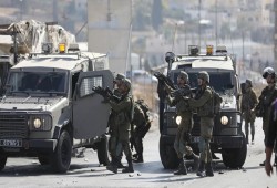 مواجهات مع الاحتلال بالضفة والقدس وإطلاق نار وزجاجات حارقة ورشق حجارة