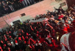 52 إصابة بقمع الاحتلال مشيعي الشهيد وليد الشريف في القدس
