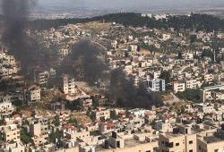 الاحتلال يحاصر منزلا بمخيم جنين واشتباكات مسلحة مع المقاومين