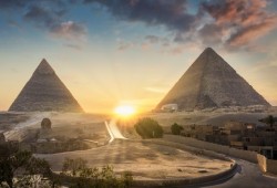 أوركسترا صهيونية قدمت عروضاً أمام الأهرامات في ذكرى نكبة فلسطين